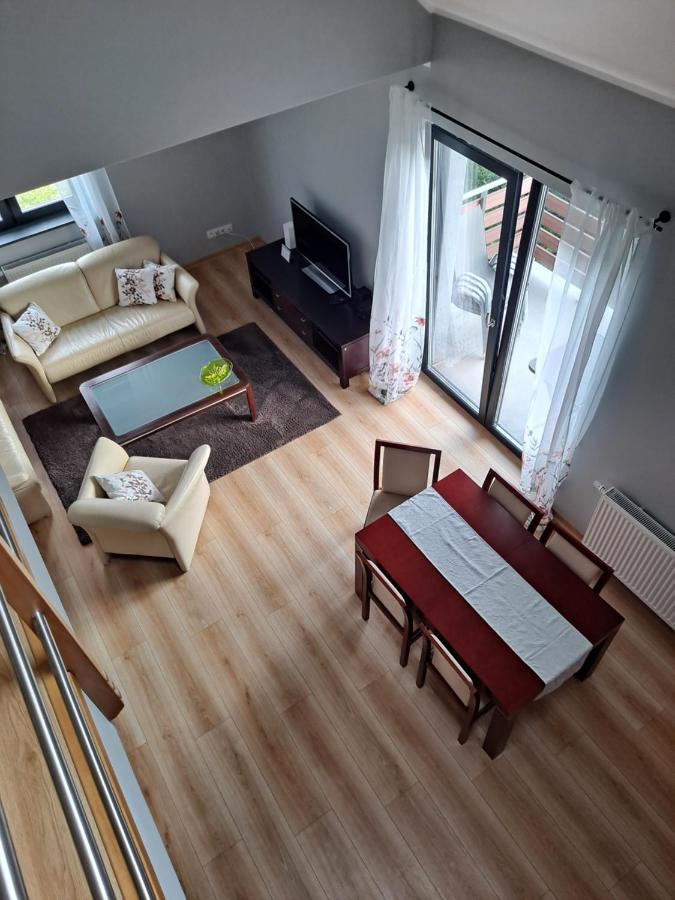 Jelonek Apartment Jelenia Gora Bagian luar foto